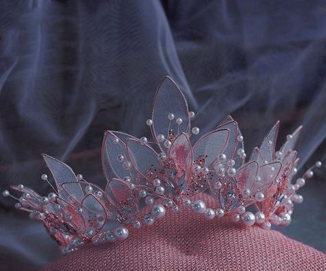 Birthday Girl Crown, Crown Birthday Party, Koleksi Parfum, Fantasy Crown, Crystal Crown Tiaras, Tiara Accessories, Baby Purple, Crown Aesthetic, Purple Crown