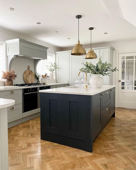 Kitchen Island Lighting Ideas, Unique Kitchen Island, Island Lighting Ideas, Kitchen Island Decor Ideas, Lights Over Kitchen Island, Grey Kitchen Island, Kitchen Island Ideas, Small Kitchen Island, Terracotta Vase