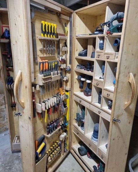 Wooden Tool Cabinet, Garage Setup, Streaming Room, Garage Workshop Layout, Garage Workbench, Power Tool Organizer, Garage Organisation, Creative Life Hacks, Woodworking Garage