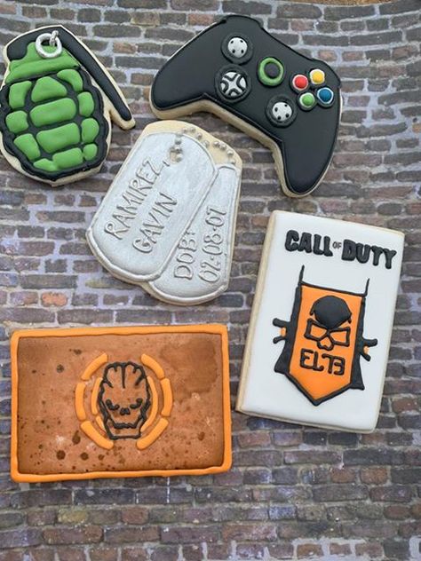 Cartoon Video Games, Decorated Sugar Cookies, Royal Icing Decorations, Sweet T, Party Foods, Decorated Cookies, Sugar Cookies Decorated, Freshly Baked, Royal Icing