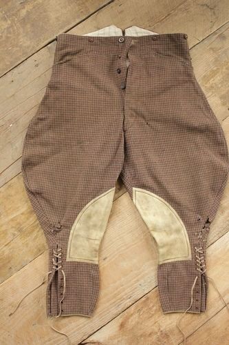 Jodhpurs & Sons Baroque Clothing, Breeches Equestrian, Jodhpur Pants, Horse Riding Pants, Tweed Ride, Riding Habit, Boho Men, Fashion Silhouette, Riding Breeches