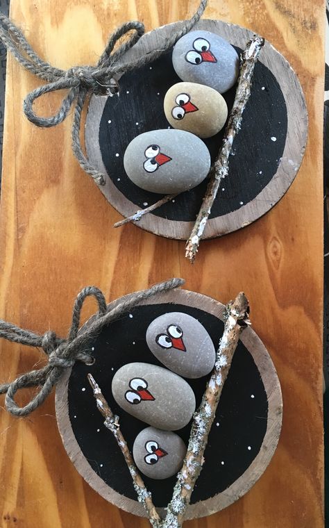 Pebble Ornaments, Rock Ornaments, Christmas Decorations House, Christmas Decoration House, Kids Christmas Decorations, Christmas Decoration Outdoor, Kids Christmas Decor, Christmas Decoration Party, Christmas Decorations Party