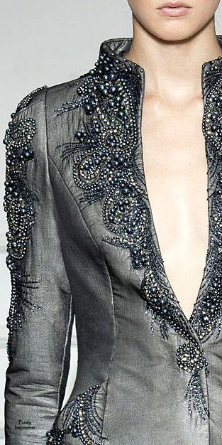 Dilek Hanif ~ Couture Beaded + Embroidered Grey Jacket: Embroidery Clothes, Clothes Jacket, Casual Chique, Grey Jacket, Couture Embroidery, Couture Details, 가을 패션, Mode Inspiration, Grey Fashion