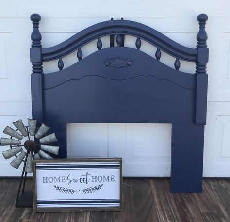 Navy blue chalk painted headboard Chalk Paint Headboard Ideas, Chalk Painted Headboard, Navy Painted Furniture, Painted Headboard, Blue Headboard, Blue Chalk Paint, Navy Paint, Interesting Interiors, Shore House