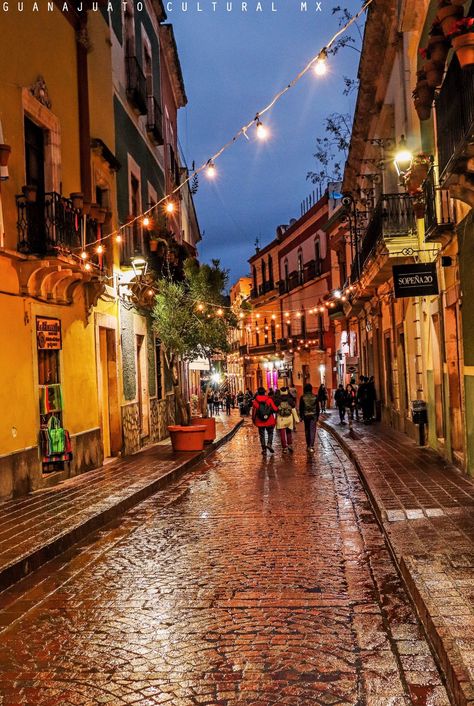 Mexican Town Aesthetic, Spanish Neighborhood, Mexican City, Mexico Beaches, Town Building, Travel Mexico, Mexico Culture, Spanish Architecture, Mexico Beach