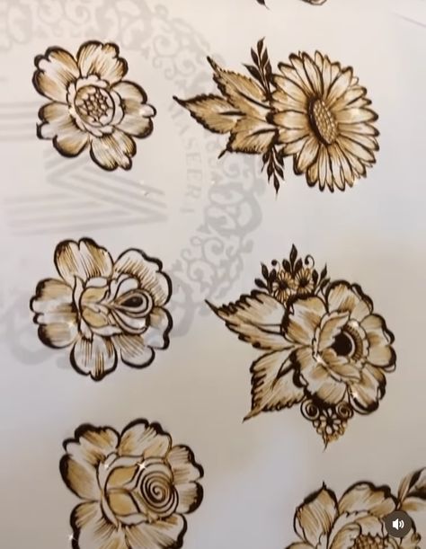 Mehendi Flower, Mehandi Art, Mahendi Designs, Beginner Henna, Beginner Henna Designs, Flower Bunch, Mehndi Design Photos, Easy Design, Hand Mehndi Designs