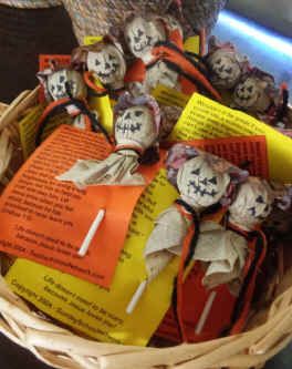 Scarecrow Lollipop Bible Lesson and Halloween Tract Fall Festival Halloween Bible Lesson, Fall Sunday School Lessons, Halloween Tracts, Halloween Sunday School, Fall Sunday School Crafts, Christian Halloween Crafts, Scarecrow Party, Fall Festival Games, Halloween Lollipop