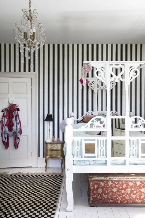 From floral backdrops to contemporary graphic motifs, dress your bedroom walls with these bedroom wallpaper ideas...#statement #interior #walls Striped Accent Walls, Bedroom Wallpaper Ideas, Childrens Bedroom Wallpaper, Bedroom Wallpapers, Cool Kids Rooms, Cool Kids Bedrooms, Bedroom Wallpaper, Grasscloth Wallpaper, Wall Backdrops