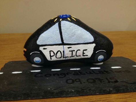 Police Crafts, Rock Creations, Painted Stones Ideas, Rock Painting Flowers, Fish Rocks, Kids Painting Crafts, Painted Rocks Ideas, Inspirational Rocks, Diy Sharpie