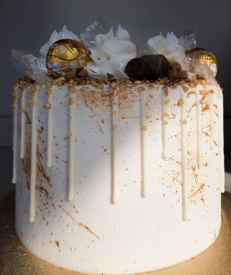 Gold Splash, Ice Cake, Drip Cake, Drip Cakes, Cake Inspiration, Custom Cakes, Bristol, Butter Cream, Food Blog