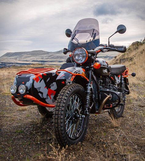 Ural GEO Sidecar Motorcycle Motorbike With Sidecar, Honda Cm400, Four Door Jeep, Motorbike Sidecar, Sidecar Motorcycle, How To Paint Camo, Three Wheel Bicycle, Ural Motorcycle, Motos Vintage