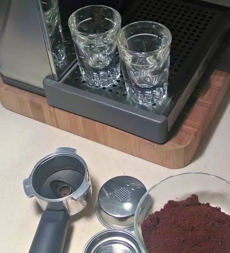 How to Pull Better Espresso Shots : 5 Steps - Instructables Home Espresso Machine, Kitchen Smells, Best Espresso, Espresso Shot, Digital Timer, Coffee Uses, Double Shot, Frothing Pitcher, Taste Testing