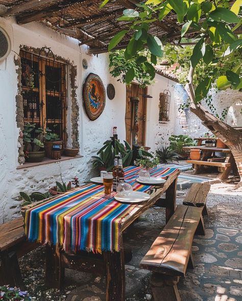 Vintage Hacienda, Mexican Courtyard, Patio Gardens, Hacienda Homes, Hacienda Style Homes, Mexico House, Outdoor Kitchen Plans, Mexican Home Decor, Mexican Home