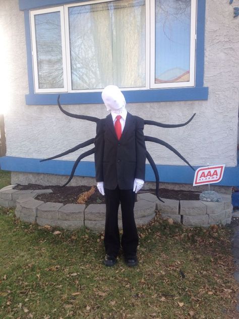 Slender Man Costume, Baddie Halloween, Halloween Costumes For Big Kids, Scary Halloween Costume, Diy Halloween Costumes For Kids, Slender Man, Costumes For Teens, Scary Halloween Costumes, Scary Costumes