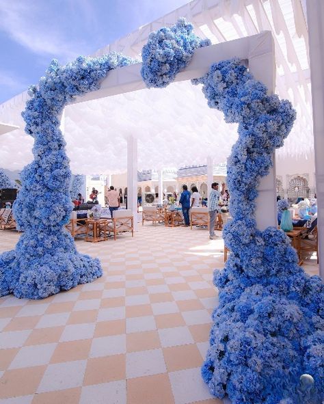 It was a stunning afternoon, with the most beautiful Hydrangeas. Creating this was an incredible experience!💜💜 . . Decor - @wedfieldevents Entertainment- @wedfieldevents Photography - @wedfieldphotography . . #wedfield #destinationweddings #destinationwedding #decor #luxurywedding #weddingmoments #WeddingDecorTrends #WeddingDecorLove #WeddingFurniture #WeddingStyle #daytheme #weddingdecor #tabletop #traditional #wedding #indianfunction #indianweddings #decoration #weddingdecor #indiandecor Blue Pottery Decor, Bohemian Wedding Aisle, Indian Wedding Color Schemes, Wedding Dresses Outdoor, Blue Indian Wedding, Reception Decoration Ideas, Blue Wedding Decor, Pastel Wedding Decorations, Multicolor Wedding