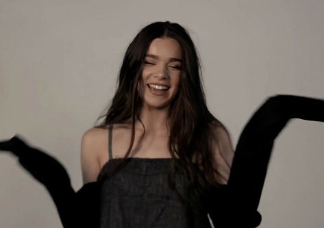 Hailee Steinfeld, Hawkeye, Long Hair, The Story, Black And White, Hair, White, Black