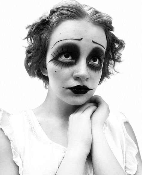 1920 Makeup, Cute Clown Makeup, Mime Makeup, Circus Outfits, Expressions Photography, Black And White Face, Drag Makeup, Horror Makeup, Goth Makeup