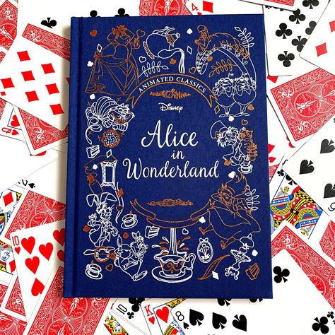 Discover the newest addition to the Disney Animated Classics collection - Alice in Wonderland! ♥️ ♠️ 🐰 🍰 🎩 Scarlet Book, Disney Twisted Tales, Disney Notebook, Alice In Wonderland Disney, Alice In Wonderland Book, Fotografi Vintage, Alice Book, Tea And Books, Disney Books