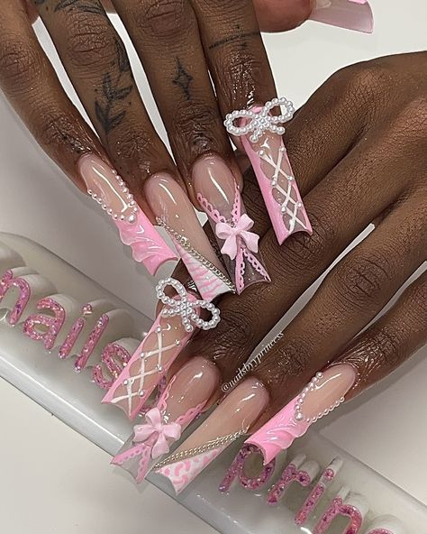 🎀 very cutesy, very demure🎀 #explorepage #explorepage✨ #explorepageًًً #ᴇxᴘʟᴏʀᴇᴘᴀɢᴇ #nailsofinstagram #nailsofig #nailsofinsta #nailsonpoint #losangelesnails #losangelesnailtech #nails #nailtech #pinknails #pinknails💕 #y2k Pink Xl Nails, Pink Long Nails, Pink Bling Nails, Fye Nails, Long Square Nails, Nails Inspired, Square Nail Designs, Drip Nails, Long Nail Designs