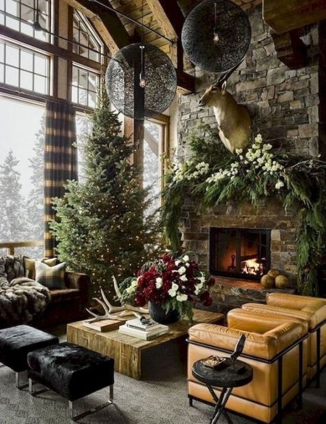 Chalet Christmas, Chalet Ideas, Christmas Interior Decor, Modern Chalet, Cabin Christmas, Christmas Interiors, Ski Lodge, Light String, Mountain Modern