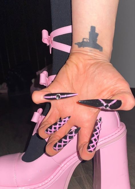 Pink Emo Nails, Alt Nails, Glow Nails, Really Cute Nails, Almond Acrylic Nails, Nails Only, Nails Pink, Dream Nails, Pretty Acrylic Nails