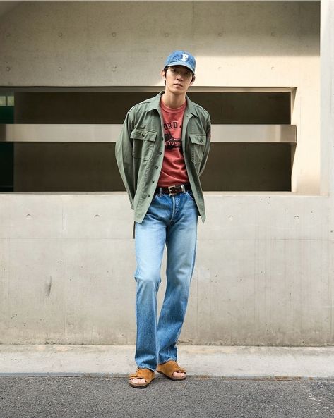 Asian Street Style Men, Utility Jacket Outfit, Wash Shoes, Shoes Birkenstock, Asian Street Style, Men Stylish Dress, Mens Fashion Casual Outfits, Japanese Aesthetic, Male Fashion