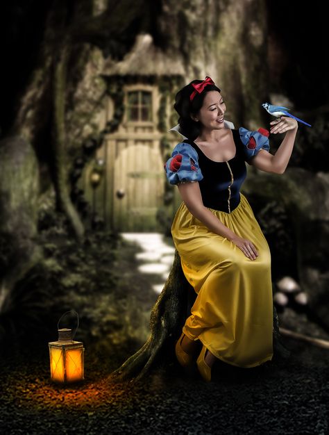 Snow White Photoshoot, Snow White Photography, Project Themes, Snow White Art, Snow Photoshoot, Project Theme, Halloween Princess, Conceptual Photography, Disney Stuff