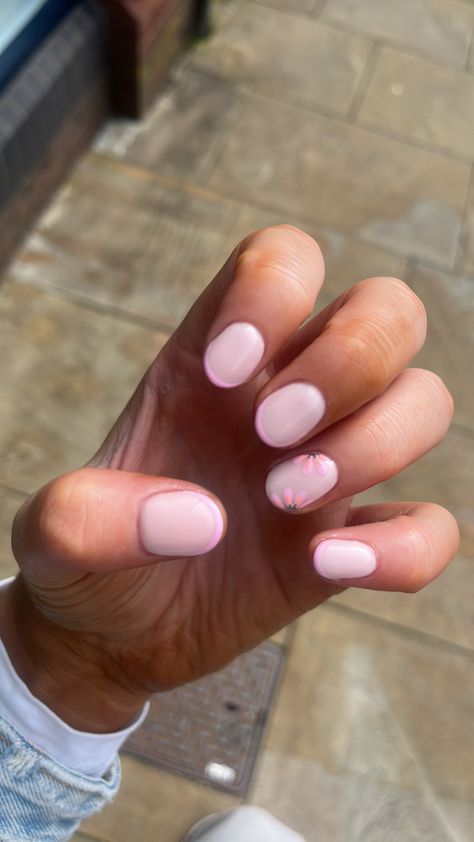 Gel biab on natural nails with pink flowers Pink Nails Biab, Easy Biab Nail Designs, Short Biogel Nails, First Biab Nails, Round Biab Nails, Biab Nail Ideas Spring, Spring Biab Nails 2024, Natural Biab Nails, Gel Nails On Natural Nails