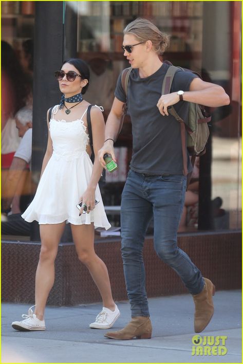 Vanessa Hudgens Lunches With Austin Butler After 'Gigi' Wraps On Broadway Vanessa And Austin, Estilo Vanessa Hudgens, Vanessa Hudgens And Austin Butler, Looks Com Short, Vanessa Hudgens Style, Austin Butler, Looks Street Style, Vanessa Hudgens, Fashion Couple