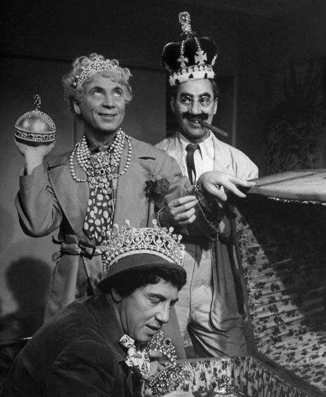 A NIGHT IN CASABLANCA Brothers Wallpaper, Harpo Marx, Hollywood Dream, Movie Site, Brothers Movie, Marx Brothers, Groucho Marx, A Night At The Opera, Hollywood Men