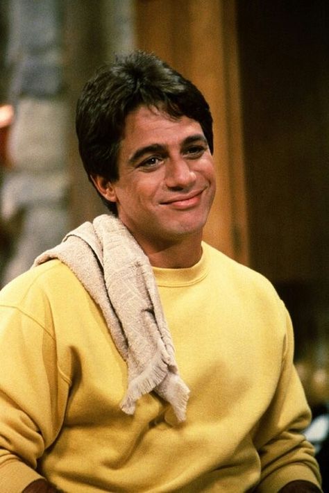 Meet Tony Danza!! ...Ahhh such a nice, cute guy! Look at that smile...he looks like Mark Ruffalo  a bit?! Who's The Boss, Tv Dads, Tony Danza, Book Festival, Tribeca Film Festival, Entertainment Tonight, Tv Characters, Classic Tv, The Boss