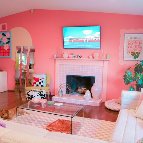 Pastel Fireplace, Interior Design Pink, Maximalism Interior Design, Fireplace Transformation, Ceramic Business, Maximalism Interior, Pink Interiors, Pastel Home, Old Fireplace