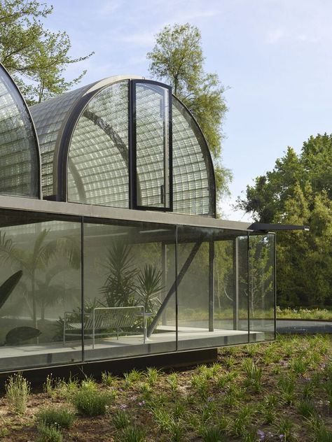 Steel Architecture, Glass Pavilion, Glass Structure, Countryside House, Curved Glass, Glass Blocks, Architectural Inspiration, Glass House, Minimal Design