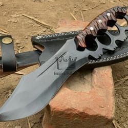 Trench Knife, Pretty Knives, Knife Handle, Rose Wood, Cool Swords, Knife Design, Cool Knives, Bowie Knife, Knife Handles