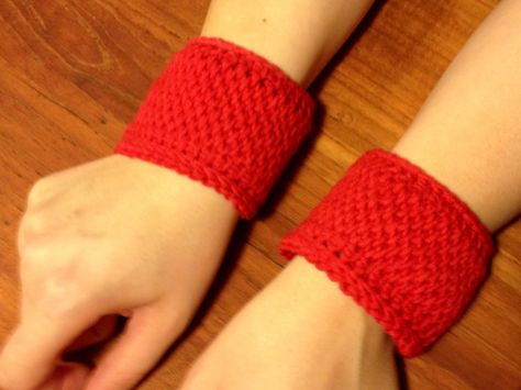 Sweat band in Tunisian crochet, january 2014 Crochet Sweat Band, Gym Attire, Sweat Band, Spring Ideas, Crochet Creations, Tunisian Crochet, Wrist Cuffs, Love Crochet, Crochet Jewelry