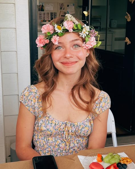 Garden Party Flower Crown, Flower Crown Picnic, Flower Crown Outfit, Midsummer Flower Crown, Flower Crowns Bachelorette Party, Flower Crown Aesthetic, Litha Celebration, Bachelorette Flower Crown, Samantha Baker