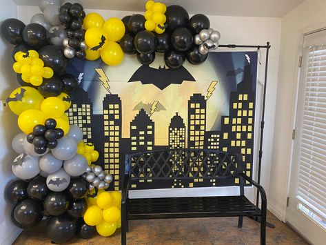 Batman Theme Party, Batman Party Supplies, Batman Party Decorations, Batman Themed Birthday Party, Batman Baby Shower, Boy Party Decorations, Batman Decor, Disney Cars Birthday, Batman Birthday Party