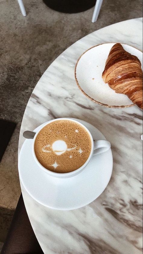 Milkshake Ideas, Arts Aesthetic, Coffee Latte Art, Coffee Ideas, Coffee Barista, Coffee Shop Aesthetic, Coffee Obsession, Nutella Recipes, Coffee Photography