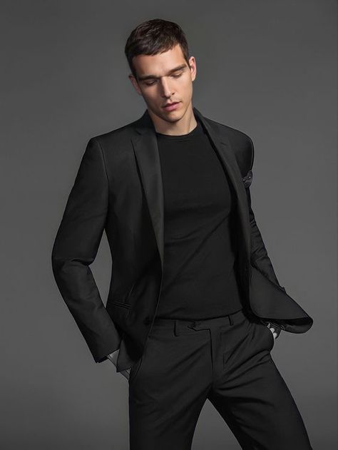 Black men's suits 16 ideas: Take your style to new heights - mens-talk.online Total Black Outfit Men, All Black Outfit For Work, Aesthetic Guy Outfits, Classic Black Suit, Wedding Suits Men Black, Black Men Suits, Vest Outfits Men, Suits Ideas, Black Blazer Outfit