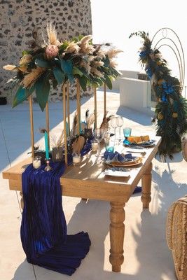 Peacock Party Theme, Peacock Wedding Centerpieces, Peacock Wedding Inspiration, Peacock Centerpieces, Jasmine Wedding, Peacock Party, Peacock Wedding Theme, Santorini Sunset, Peacock Theme