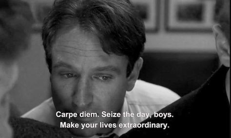 17 Of The Most Memorable Robin Williams Movie Quotes Make Your Lives Extraordinary, Carpe Diem Seize The Day, Robin Williams Movies, Society 1989, Robin Williams Quotes, Classic Movie Quotes, Oh Captain My Captain, Classic Quotes, Favorite Movie Quotes