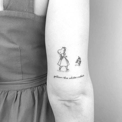 White Rabbit Tattoo, Black And Grey Tattoos Sleeve, Alice And Wonderland Tattoos, Special Tattoos, Wonderland Tattoo, Follow The White Rabbit, Rabbit Tattoos, Tattoos Geometric, Top Tattoos