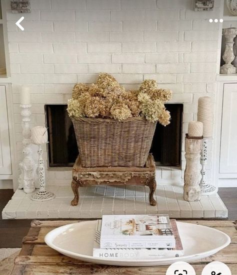 Dried Hydrangeas Decor Ideas Fall, Modern Farmhouse Fall Decor Ideas, Budget Fall Decor, Spring And Summer Decor, Crocks Decor Ideas Farmhouse Style, Large Crock Decorating Ideas, Dried Hydrangeas Decor Ideas, Fall Basket Decor, Cottage Fireplaces