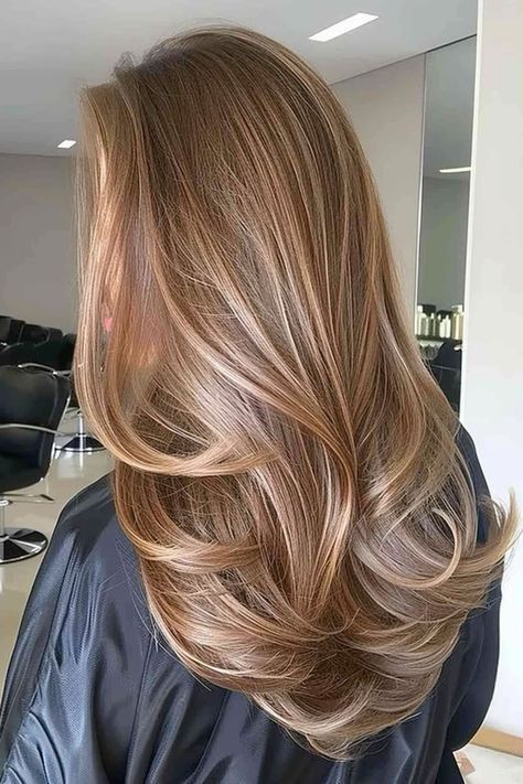 Hair Colour Blonde Highlights, Highlight Inspo Hair, Little Blonde Highlights, Hair Inspo Color Blonde Highlights, Light Reddish Brown Hair With Highlights, Light Brunette With Blonde Highlights, Light Blonde Highlights On Brown Hair, Hair Colour Ideas For Blondes, Soft Blonde Highlights On Brown Hair