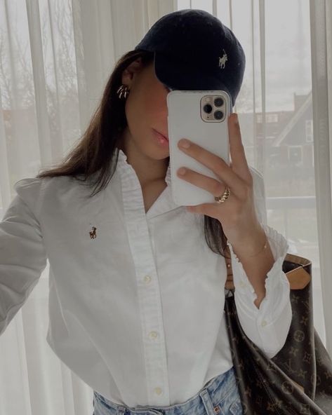 Polo Ralph Lauren Women Outfits, Rich Girl Vibes, Rich Girl Style, Ralph Lauren Shirt Women, Rich Girl Fashion, Polo Shirt Outfits, Polo Outfit, Ralph Lauren Menswear, Fashion Top Outfits