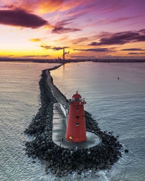 Lighthouse Photos, Lighthouse Pictures, Beautiful Lighthouse, Light House, Dublin Ireland, Belle Photo, Sunrise Sunset, Beautiful Landscapes, Dublin