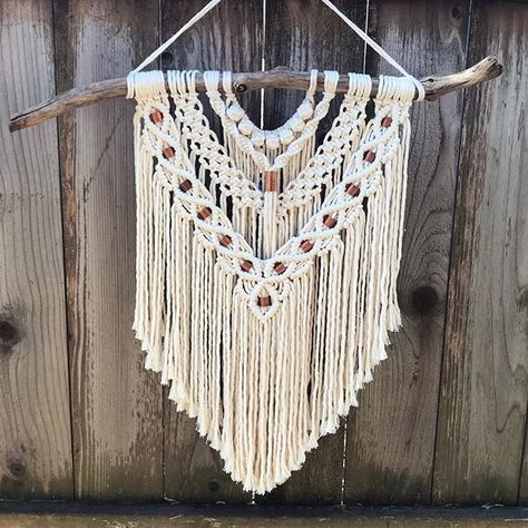 Hannah (@driftwoodfamilystudios) • Instagram photos and videos Layered Macrame Wall Hanging, Macrame Wall Hanging Ideas, Diy Macrame Wall Hanging, Tutorial Macramé, Macrame Wall Hanging Tutorial, Macrame Wall Hanger, Free Macrame Patterns, Macrame Plant Hanger Patterns, Makramee Diy