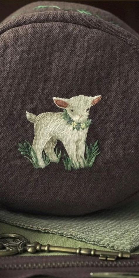 Lamb Embroidery Pattern, Sheep Embroidery, Embroidery Animals, Embroidery Napkins, Embroider Ideas, Hand Embroidery Projects, Cute Embroidery, Animal Embroidery, Hand Embroidery Art