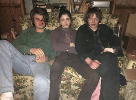 Stranger Things Behind the Scenes, On the Set, Joe Keery, Natalia Dyer, Charlie Heaton, Steve, Nancy Jonathan, Season 1 Stranger Things