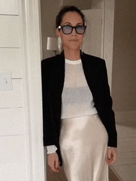 This 50-Year-Old Mom Went Viral on TikTok for Her Style—See Her 6 Essentials Surf Mom Style, 50 Year Old Mom Outfits, 50 Year Old Outfits, Style For 50 Year Old Women, Old Mom Outfits, Women 50 Years Old Fashion, Fashion For 50 Year Old Women, 50 Year Old Fashion, Lina Outfit